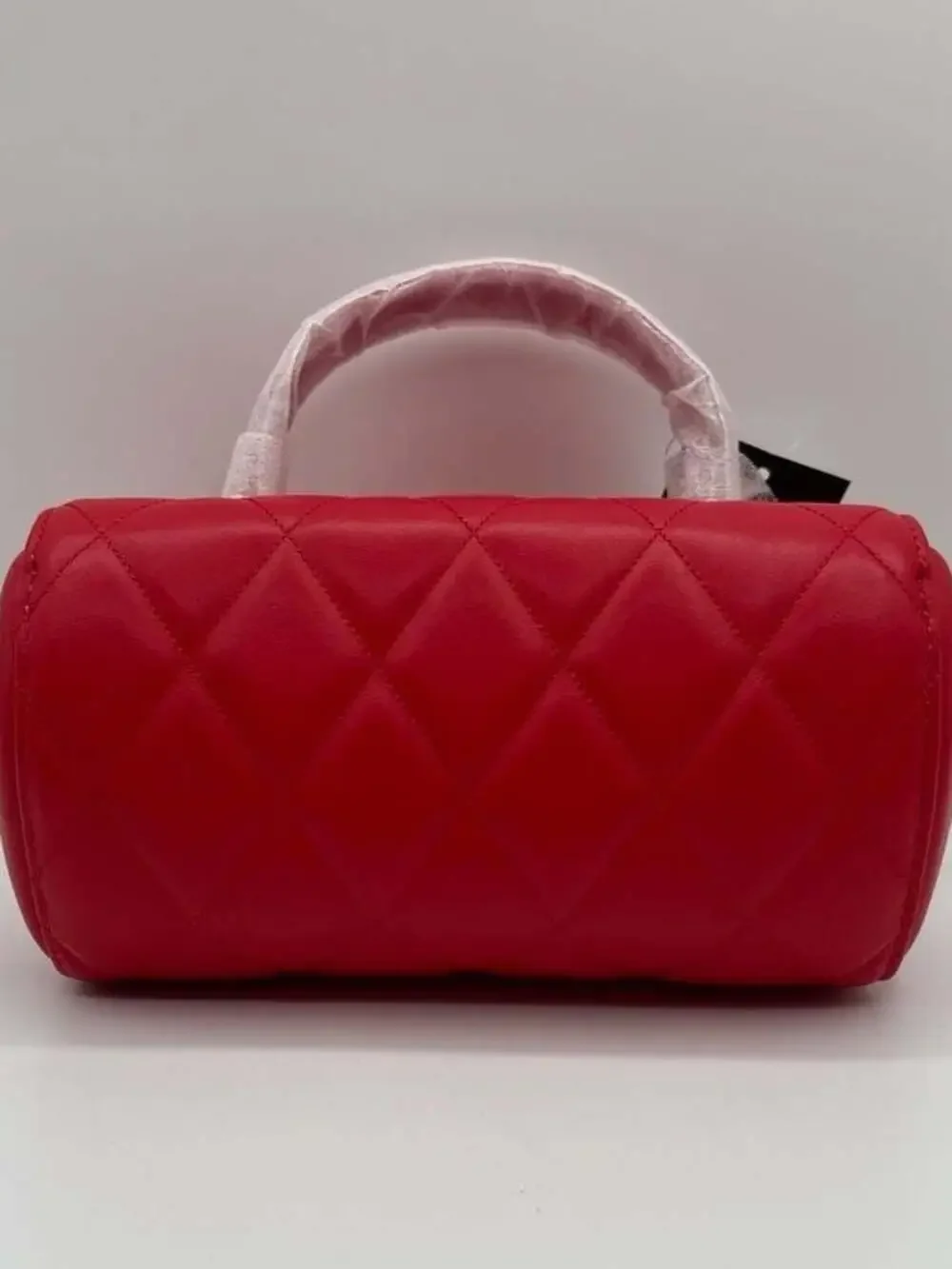 Kate Spade Heart to Heart 3D Heart Barrel Quilted Crossbody Bag in Ruby Red - Picture 3 of 6